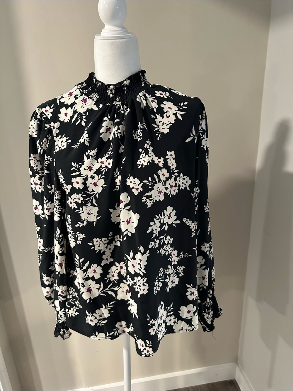 Sanctuary Black Floral Smocked-Neck Long Sleeve Blouse